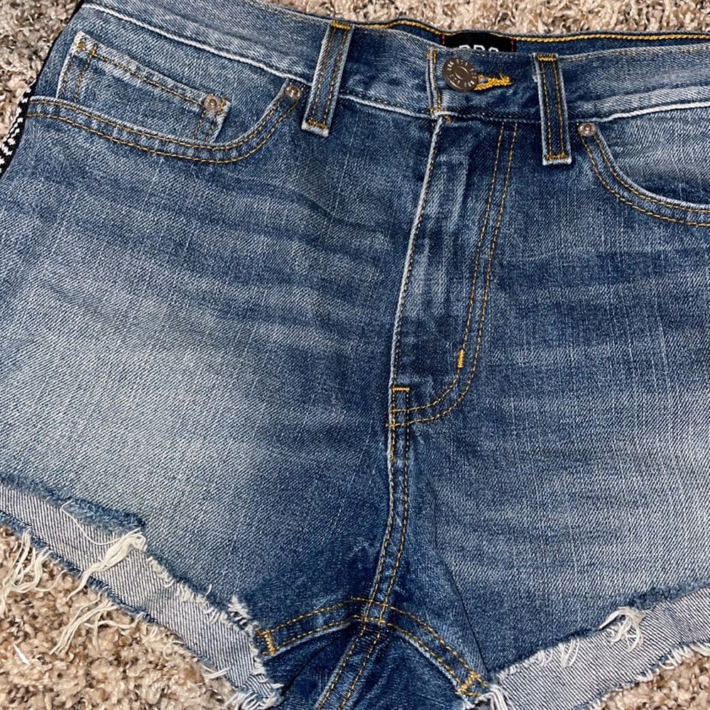 Urban Outfitters // BDG Girlfriend High Rise Shorts🌛 - Picture 6 of 13